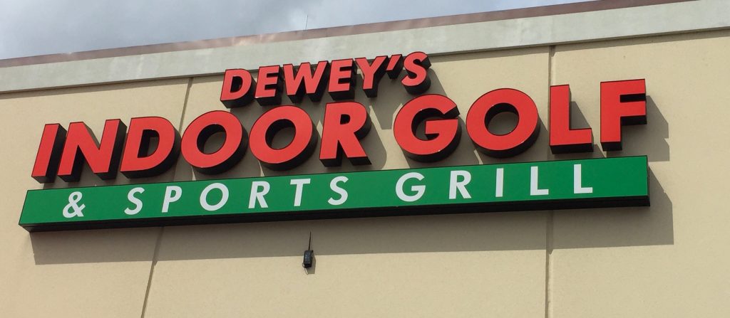 Deweys Indoor Golf - Sports Grill - Share Orlando 01